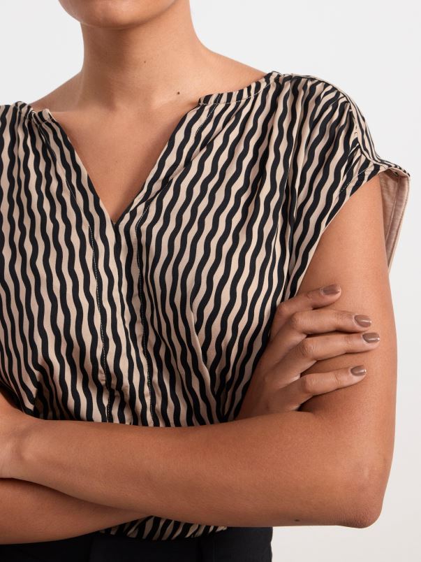 îmbrăcăminte VHZ2F179 top cu decolteu în V femei bej prăfuit Lindex